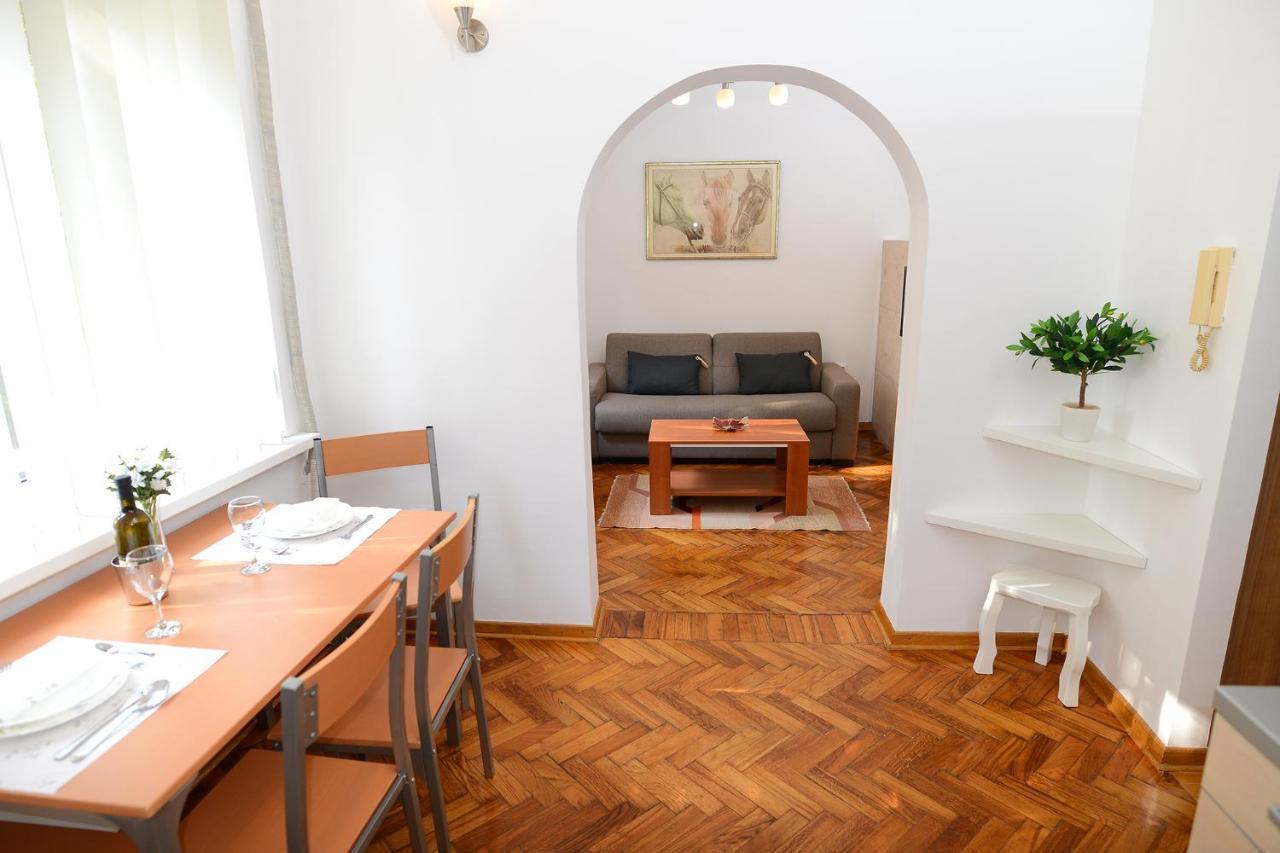 Central Spot Apartments Belgrade Extérieur photo